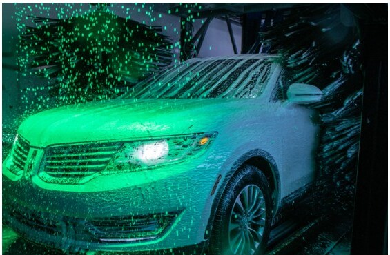 Car wash in action